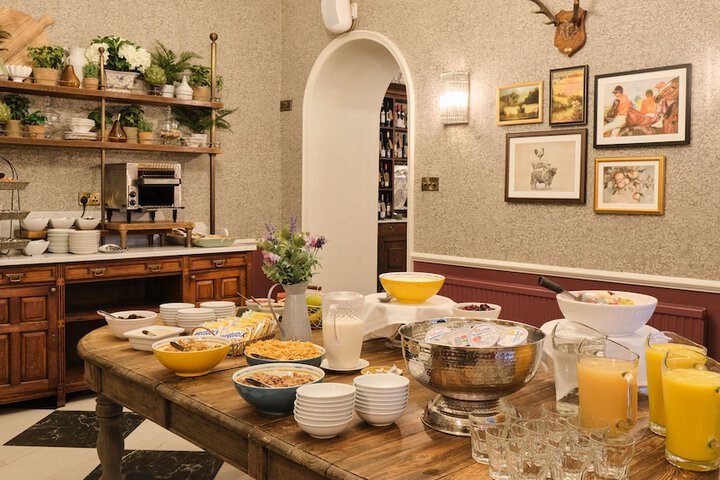 Dining 92 of 145