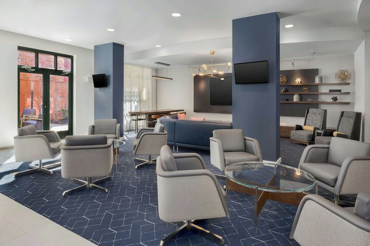 Lobby lounge