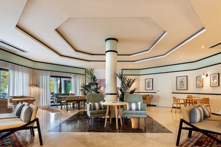 Guest Lobby