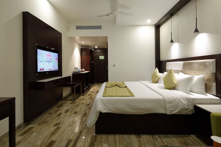 Room 5 of 43