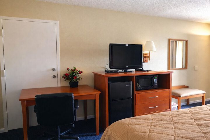 Room 9 of 50