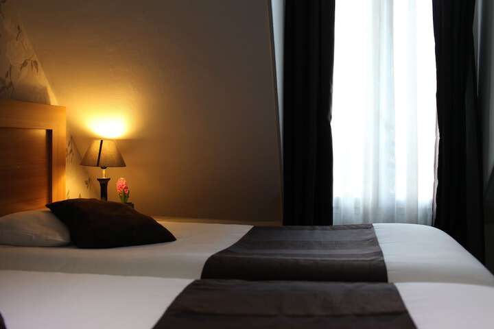 Room 9 of 37