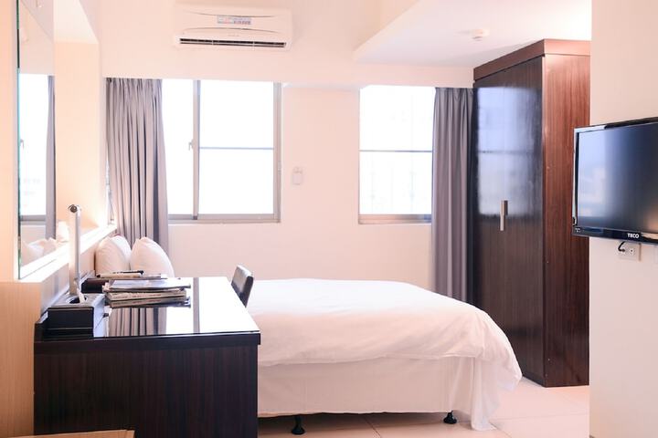 Room 15 of 37