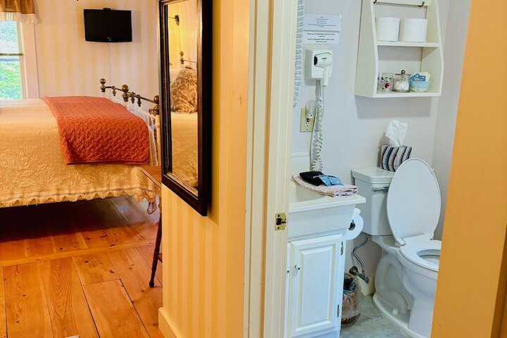 Room 44 of 73