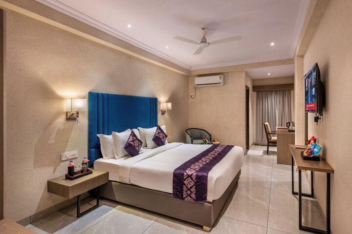 Room 12 of 20
