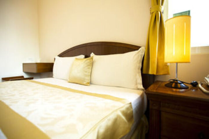 Room 22 of 32