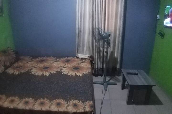 Room 2 of 6