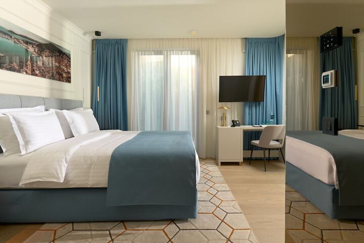 Room 4 of 33