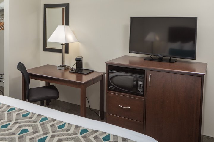 Standard | King Bed (3 of 5)