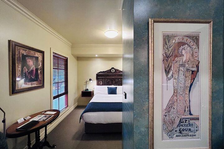 Room 15 of 74