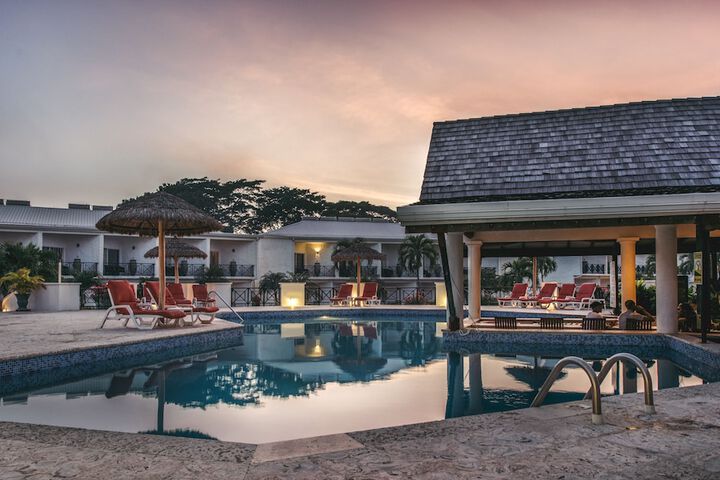 Pools & Facilities