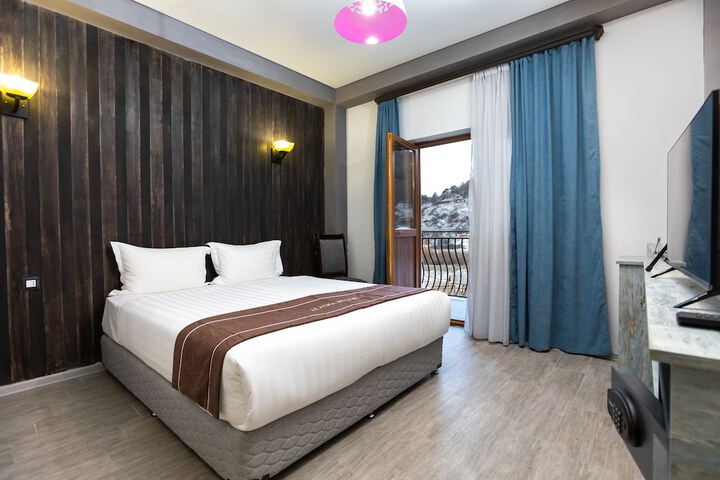Room 45 of 196