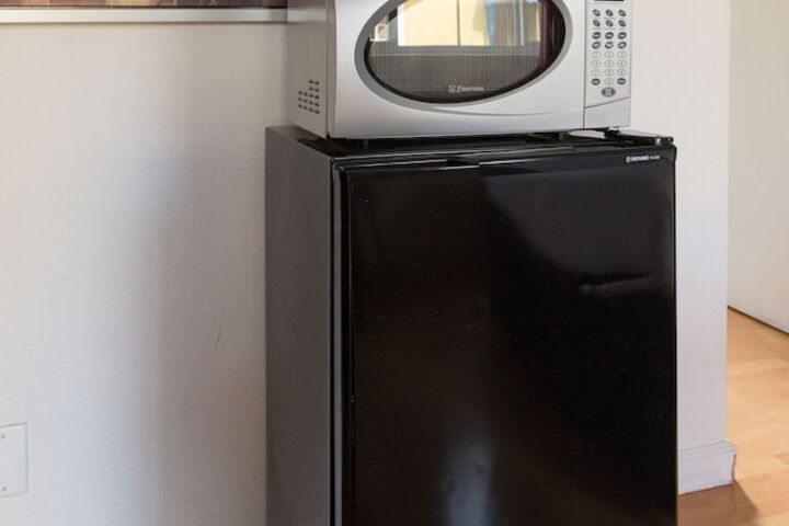 Mini-refrigerator