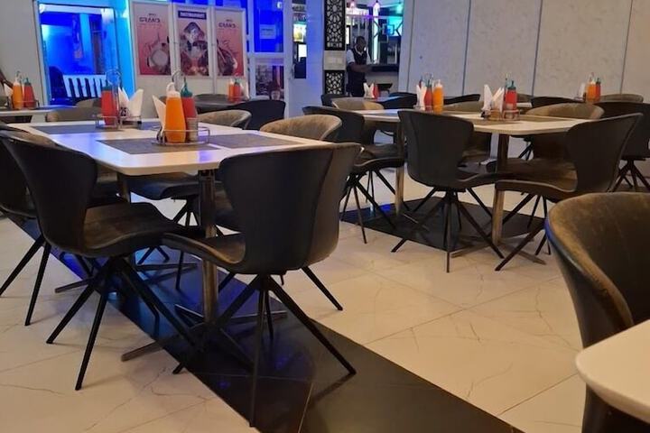 Dining 33 of 63