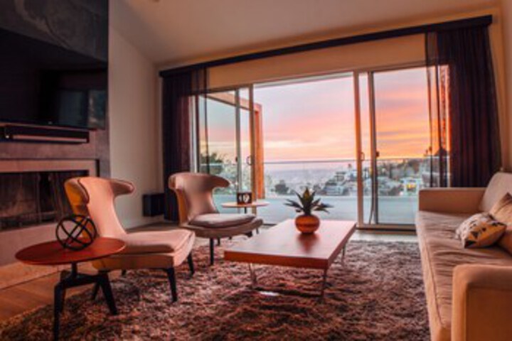 Vacation Dream Villa With Stunning Views Over LA in Los Angeles, CA