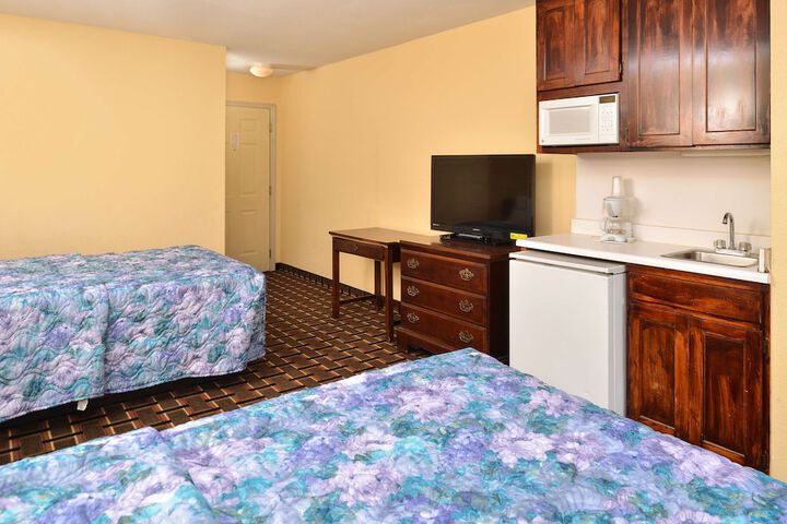 2 Double Beds (9 of 15)