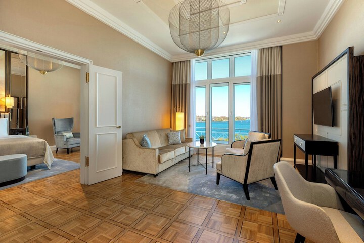 Room 51 of 154