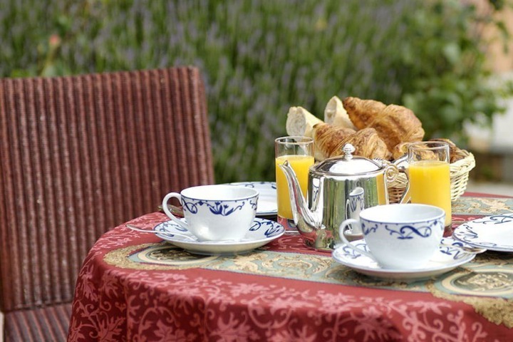 Breakfast/Coffee Service 25 of 32
