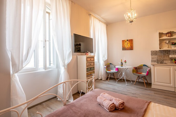 Room 30 of 47