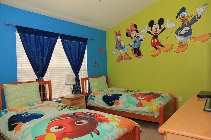 Room 4 of 30
