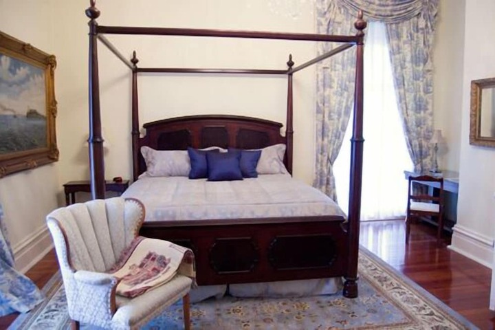 Room 6 of 38