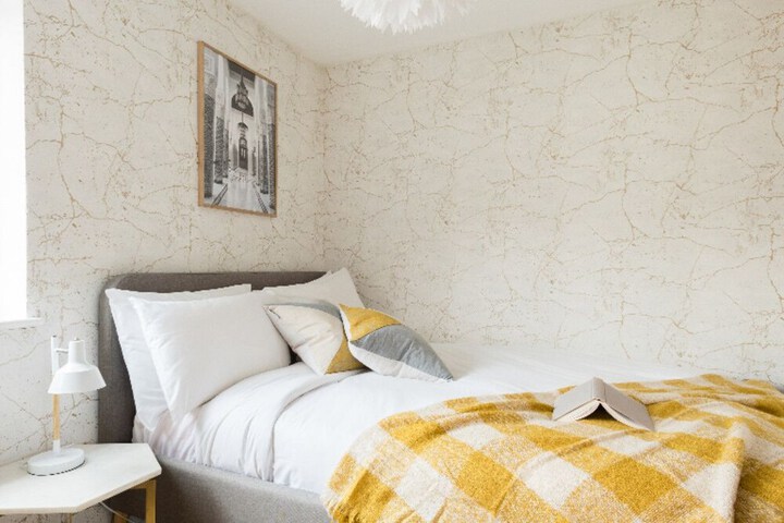 Room 3 of 27