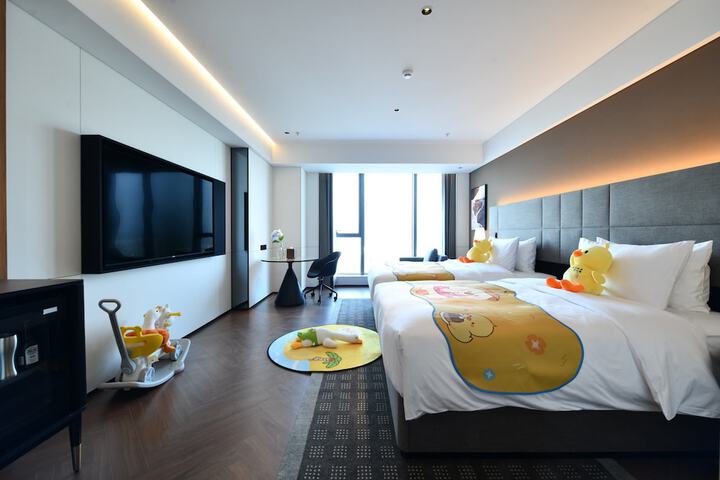 Room 44 of 82
