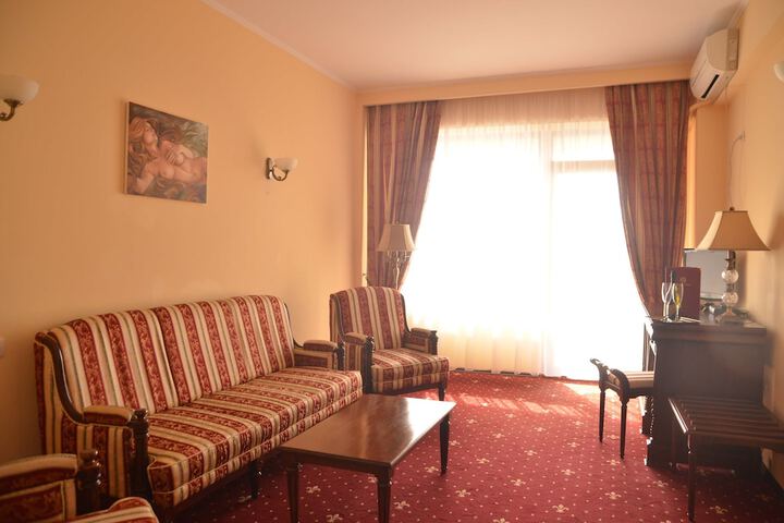 Room 7 of 44