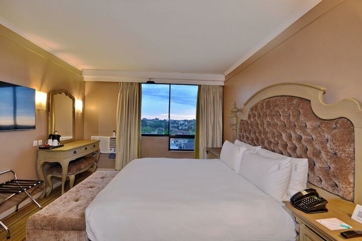 Room 35 of 128