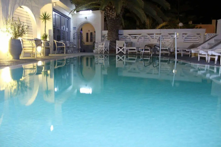 Pool 7 of 9