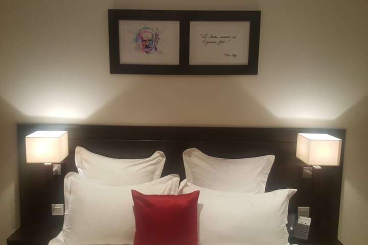 Room 4 of 33