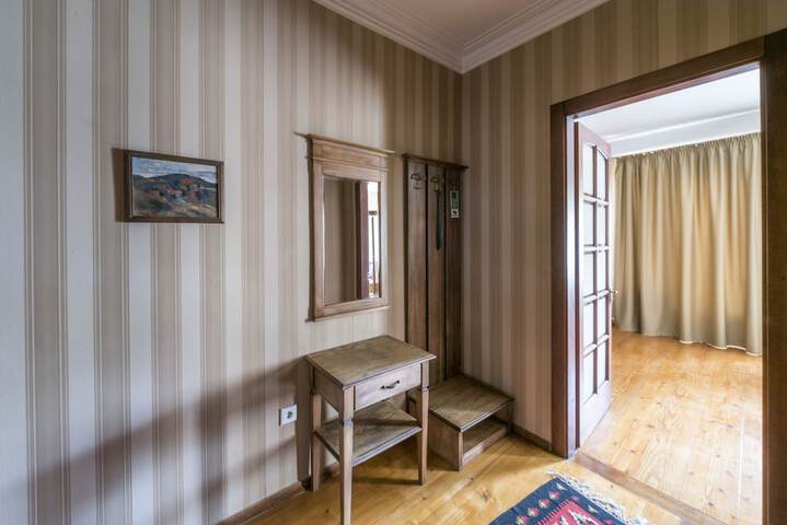 Room 49 of 90