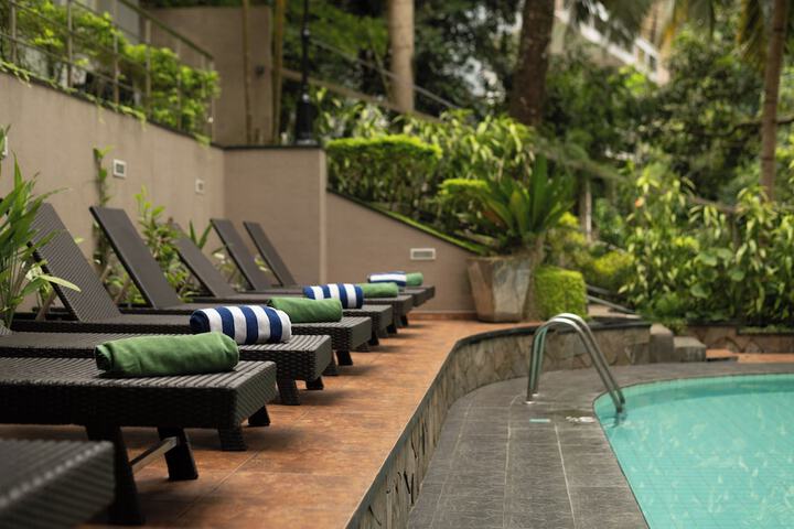 Pools & Facilities