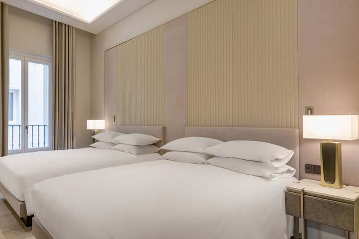 Room 20 of 137