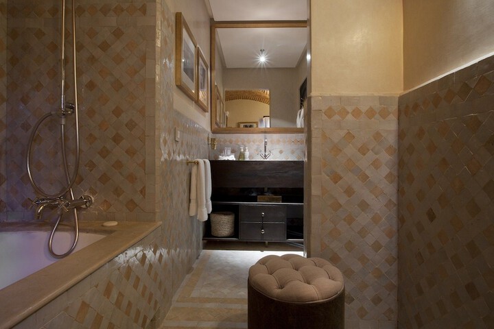 Room 21 of 43