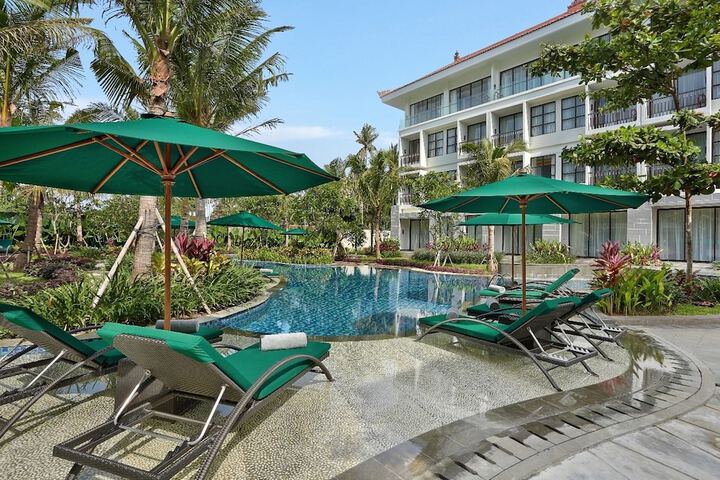 Pool Hotel