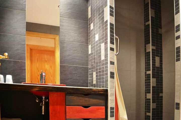 Room 32 of 55