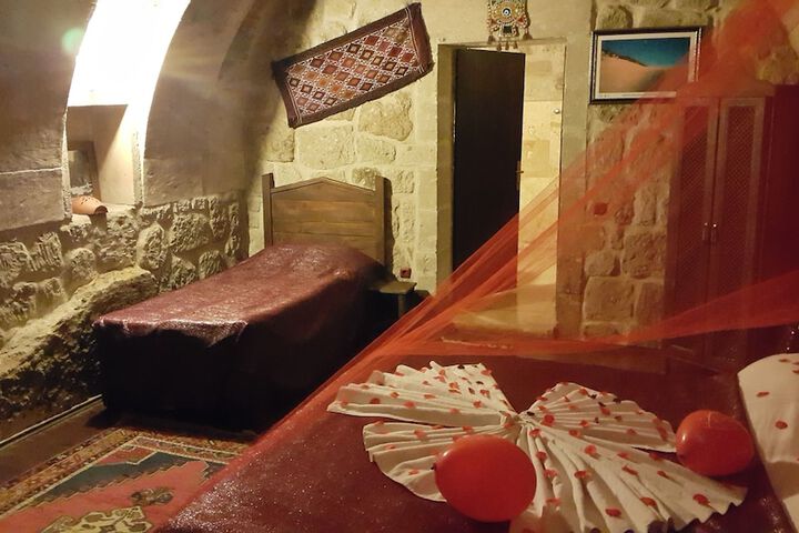 Room 23 of 486