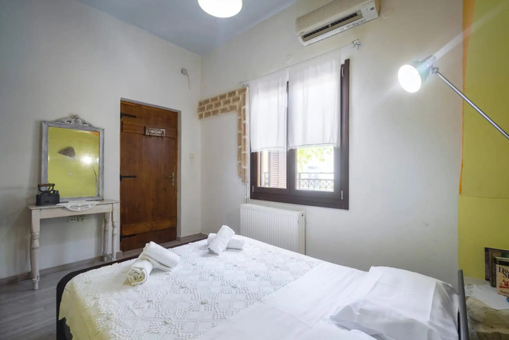 Room 3 of 34