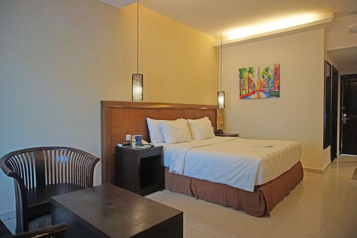 Room 30 of 85