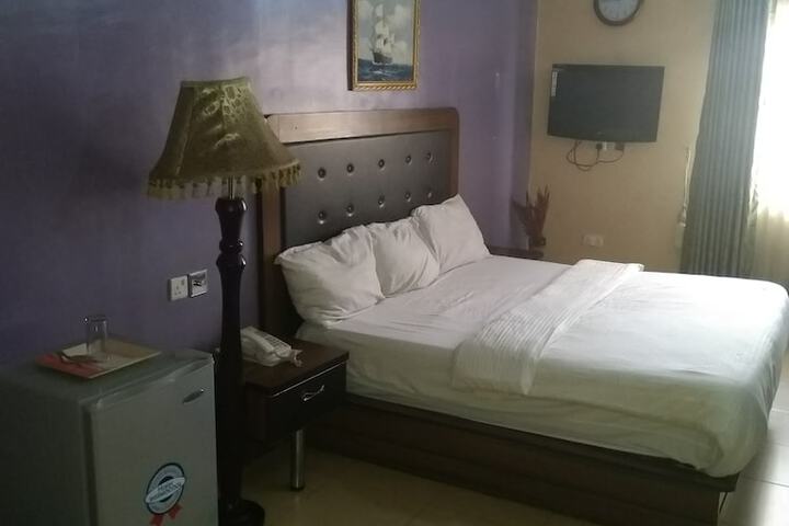 Room 4 of 23