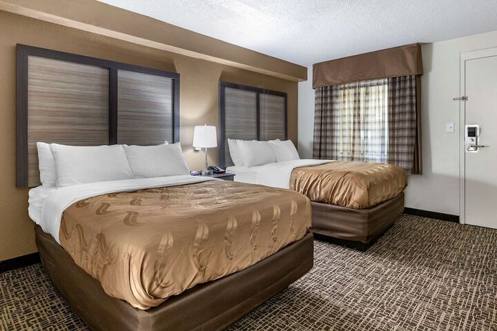 2 Double Beds (1 of 12)
