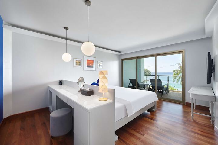 Room 16 of 60