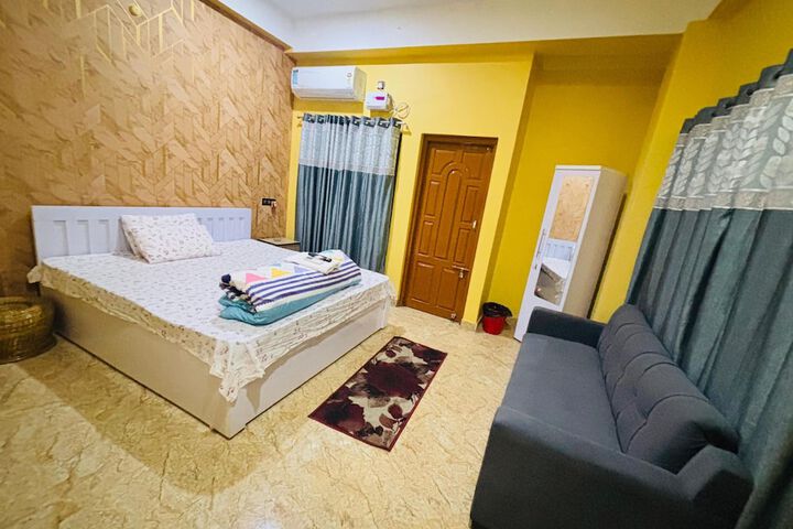 Room 3 of 16