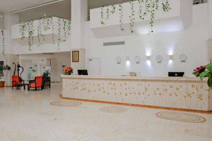 Hotel Interior 6 of 81