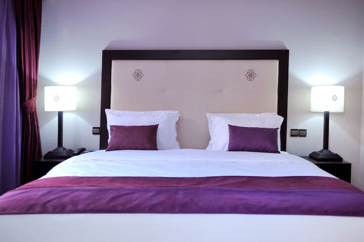 Room 14 of 37