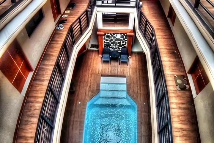 Janus Luxury Suites