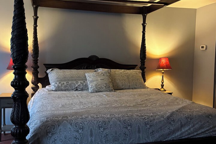 Room 16 of 48