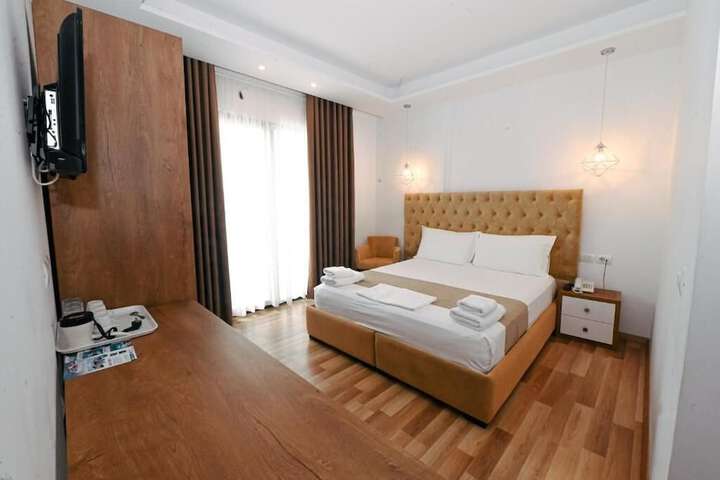 Room 8 of 71