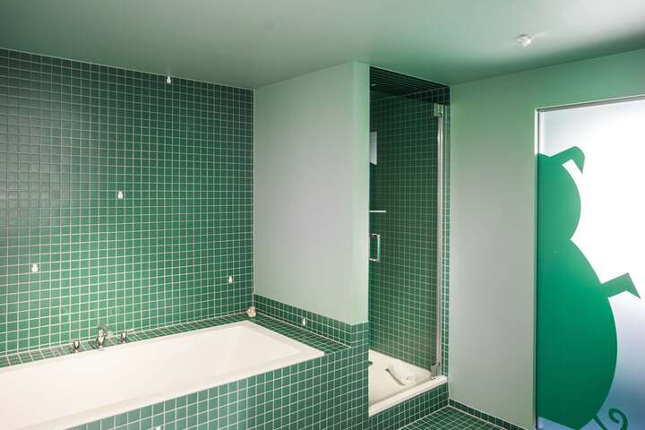 Room 14 of 39